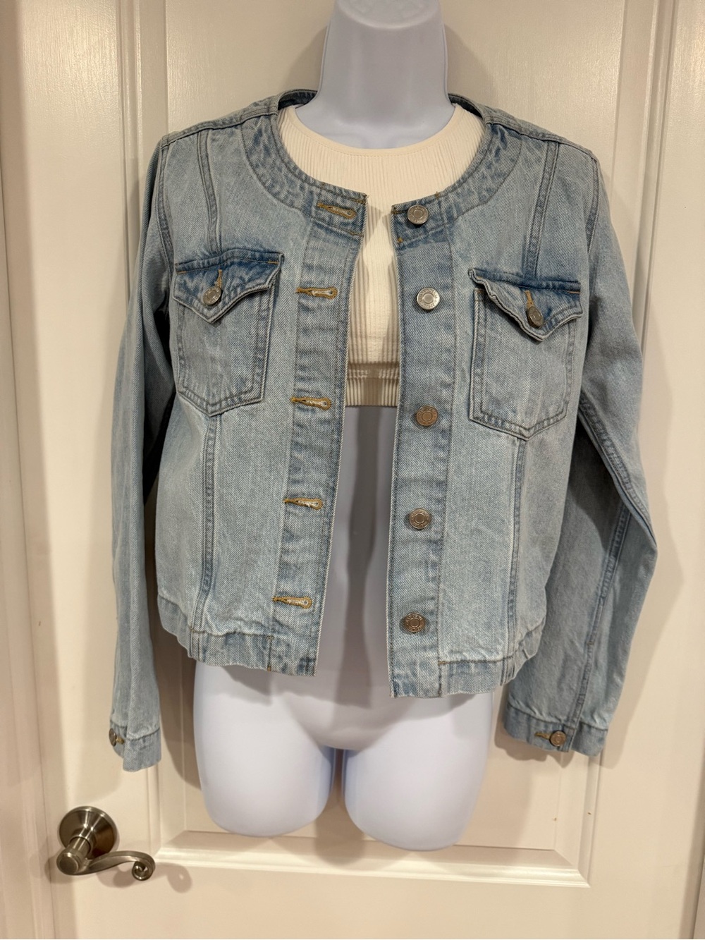 GAP Light Blue Collarless Denim Jacket / like new